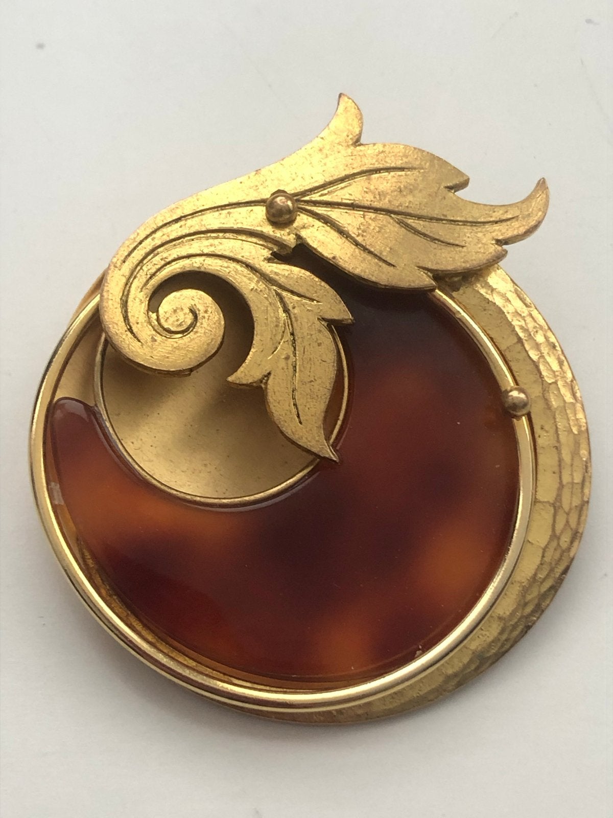 Vintage Langani goudkleurige broche met plantenmotief, Overige materialen, 4 tot 7 cm, Gebruikt, Ophalen of Verzenden