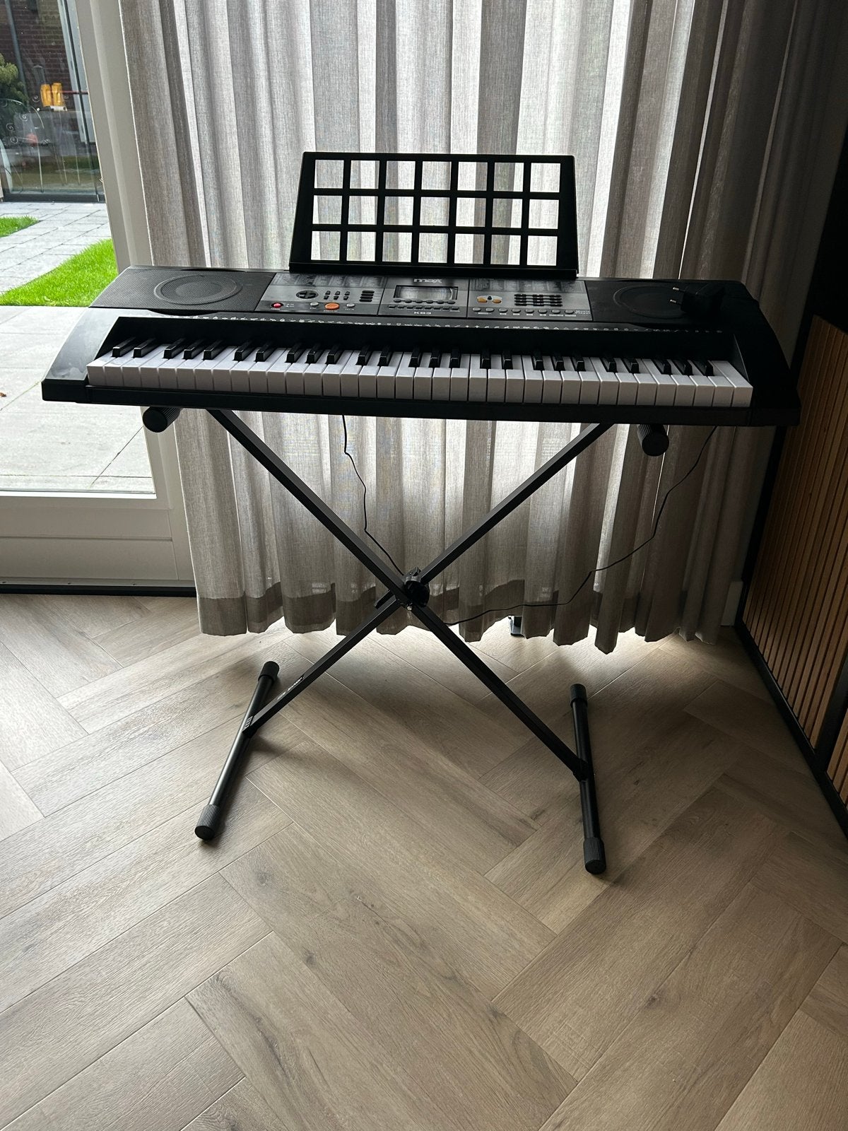 Max Music KB3 Keyboard met standaard - Zo goed als nieuw, 61 toetsen, Zo goed als nieuw, Met standaard, Ophalen