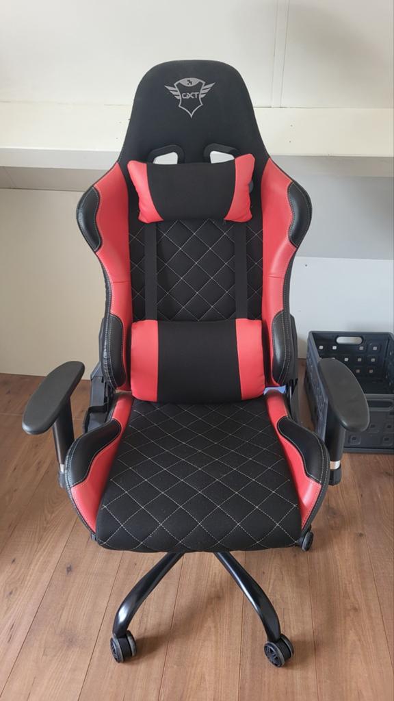 Gaming Bureaustoel - Trust  GXT 707R, Huis en Inrichting, Bureaustoelen, Ophalen, Zwart, Zo goed als nieuw, Gaming bureaustoel