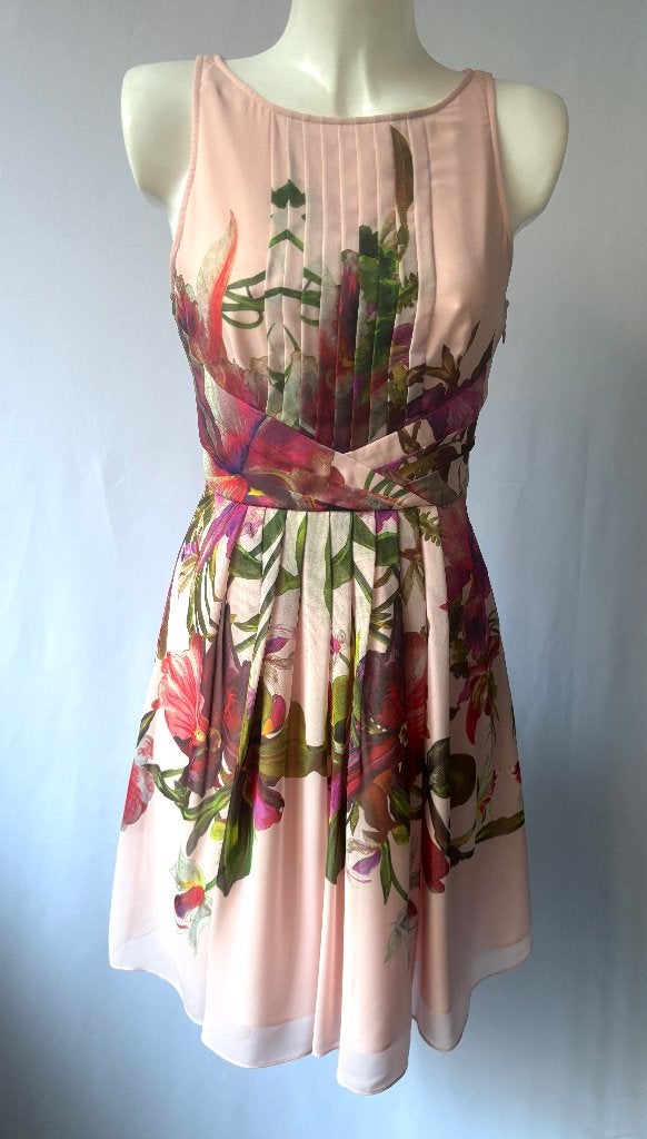 TED BAKER roze bloemen jurk  Maat 2 - 36, Ophalen of Verzenden, Zo goed als nieuw, Roze, Maat 36 (S)