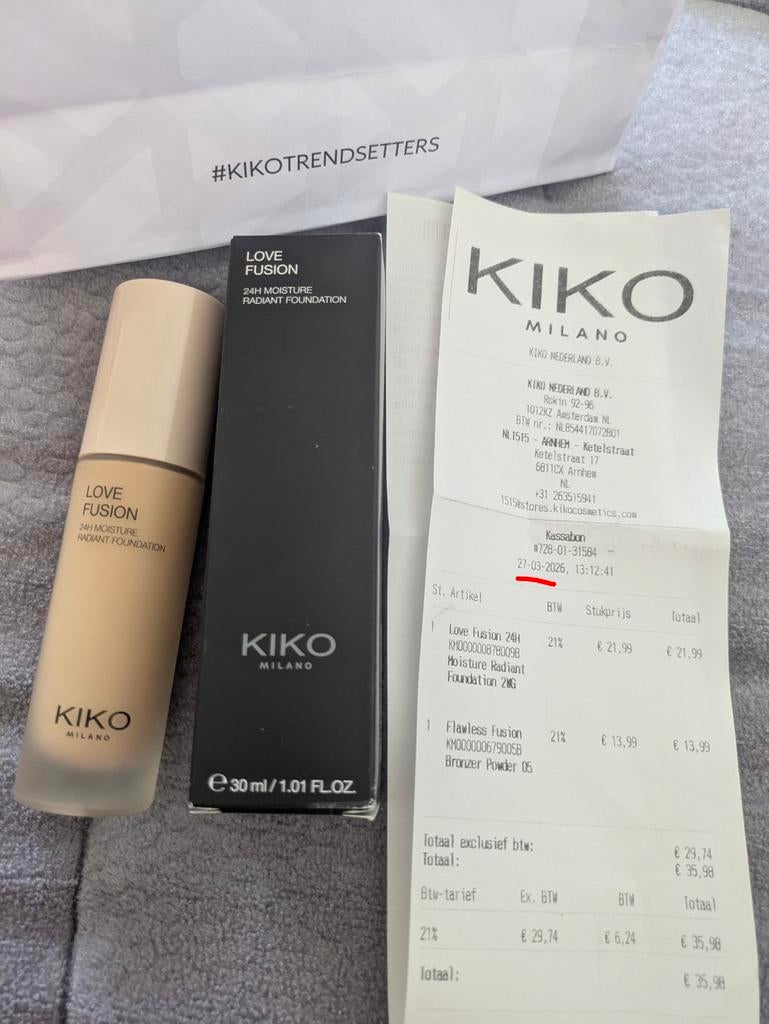 Kiko Love Fusion 24h Moisture Radiant Foundation 2WG, Ophalen of Verzenden, Nieuw, Beige, Gehele gezicht