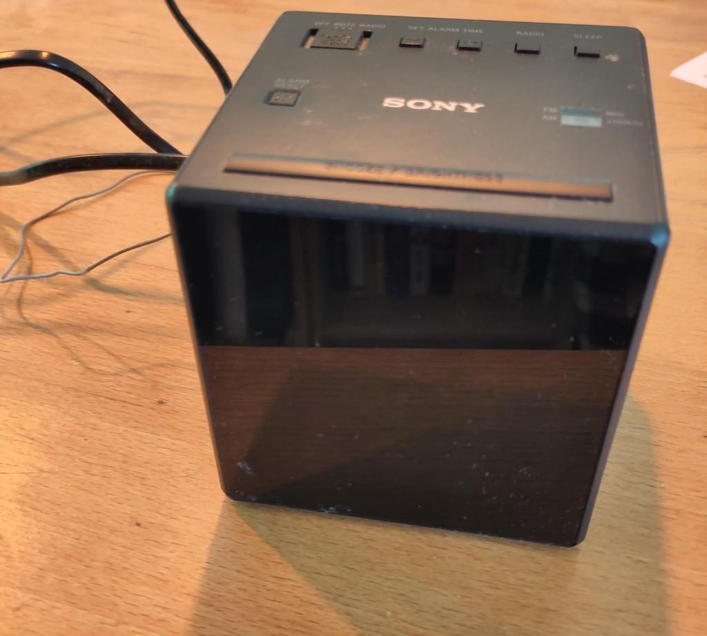 Sony ICF-C1 wekkerradio, Ophalen of Verzenden, Zo goed als nieuw, Digitaal