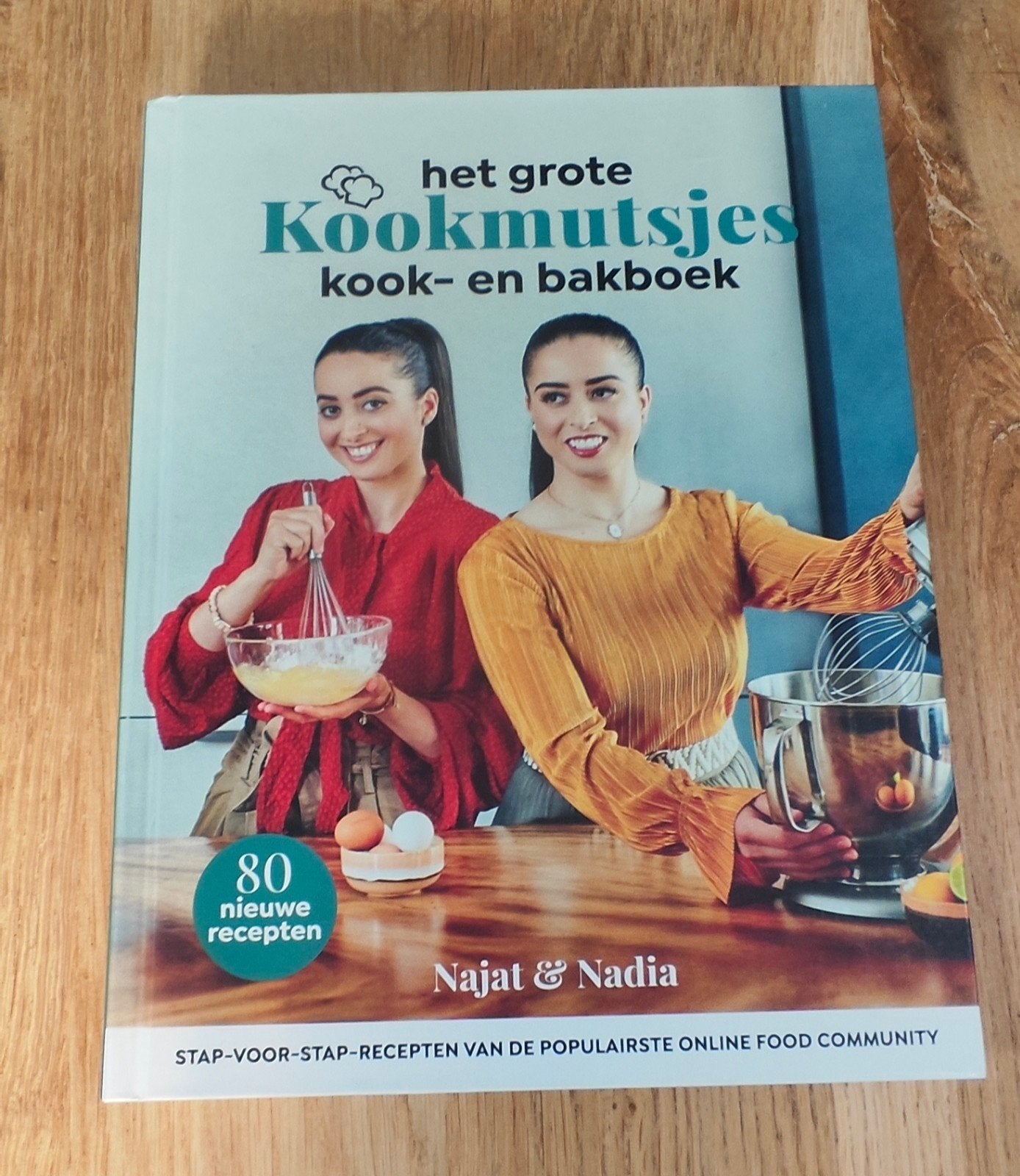 Najat Yachou - Het grote Kookmutsjes kook- en bakboek, Boeken, Italië, Ophalen of Verzenden, Zo goed als nieuw, Najat Yachou; Nadia Yachou