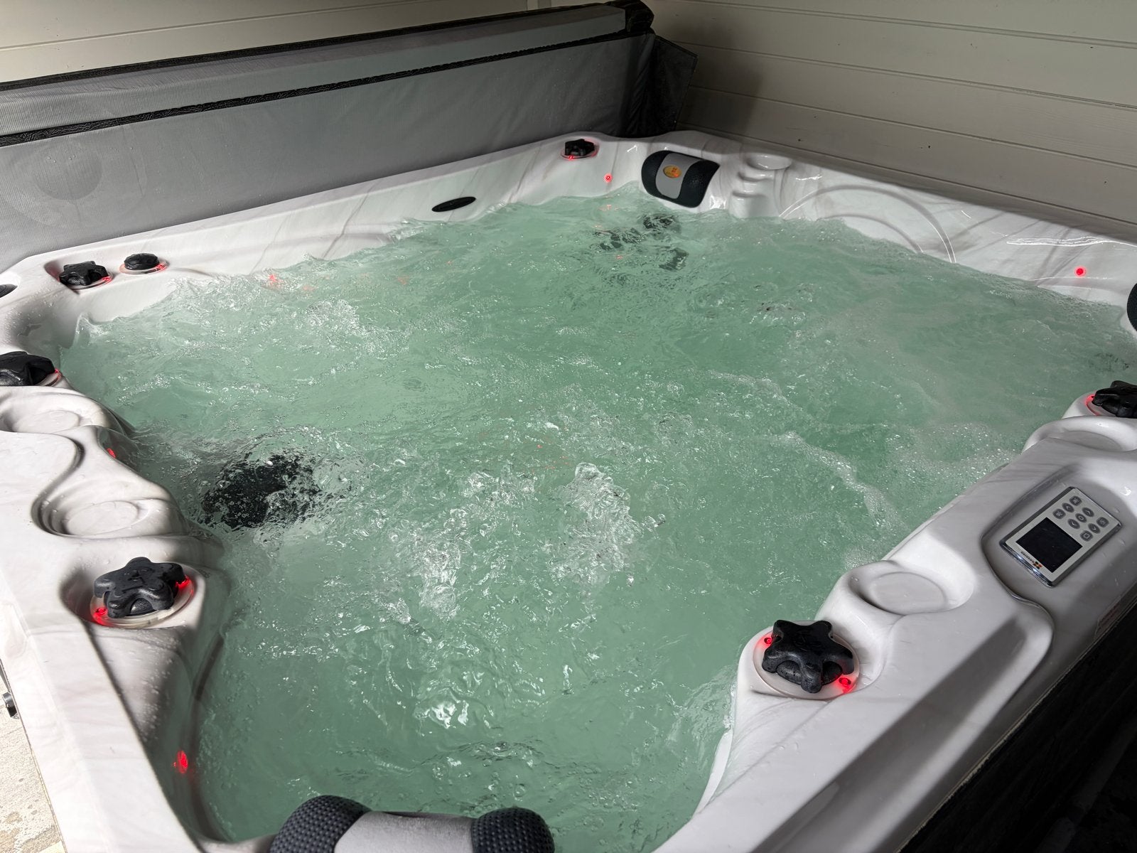 Luxe Jacuzzi met WARMTEPOMP en afdekzeil, Ophalen of Verzenden, Gebruikt, Afdekzeil, Vast
