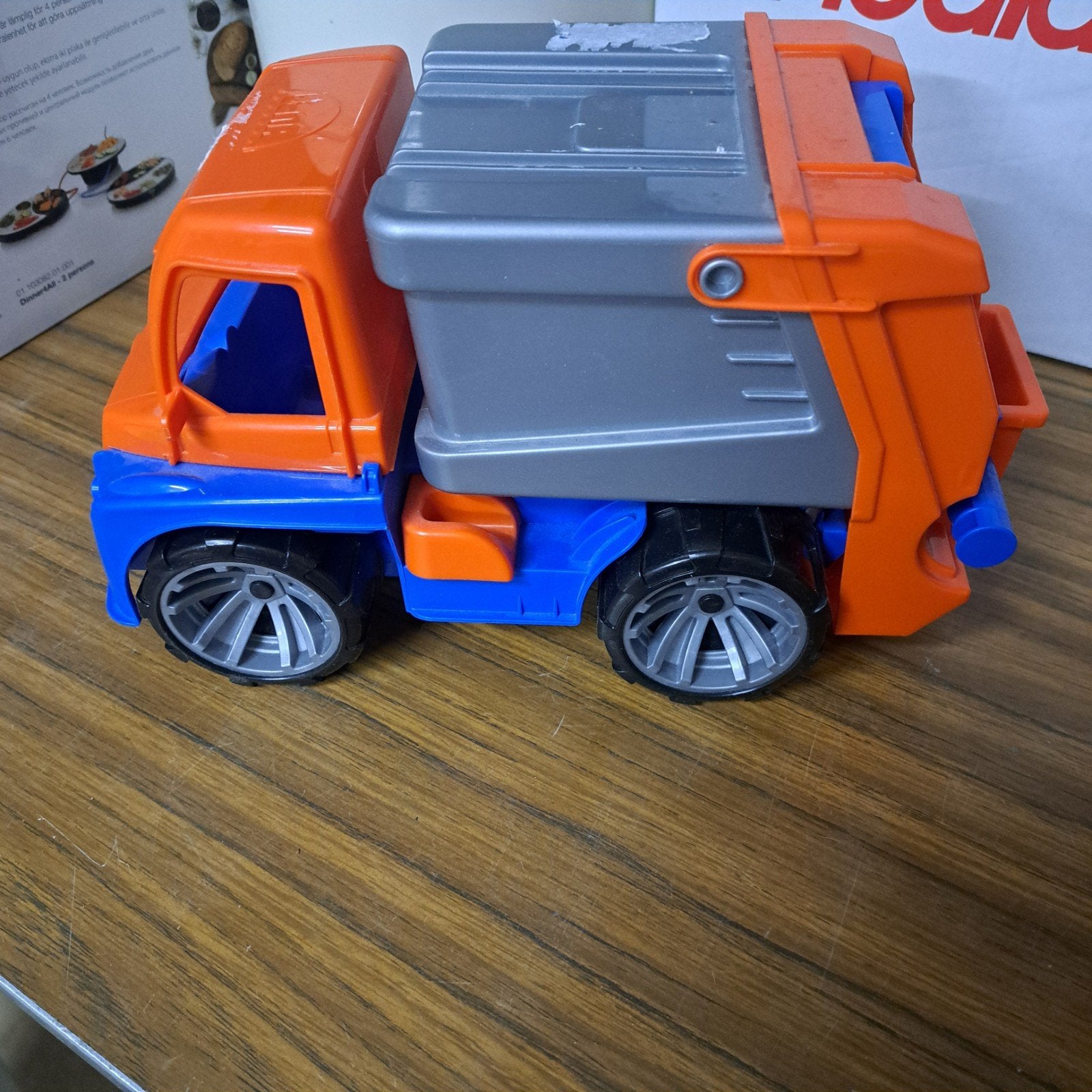 Speelgoed vuilniswagen - Oranje, blauw en grijs, Ophalen, Gebruikt