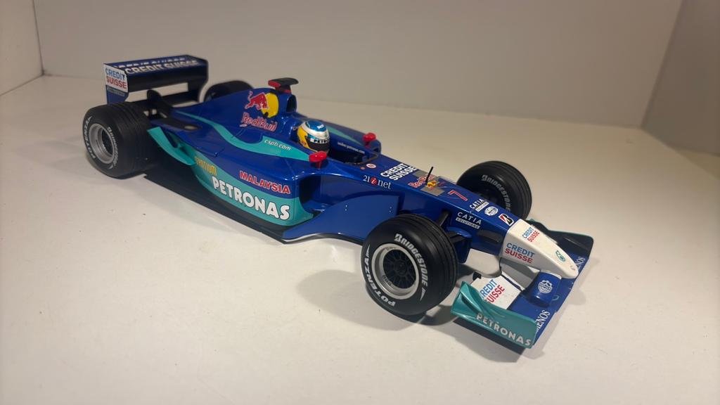 F1 red bull sauber petronas c21 2002 minichamps 1.18