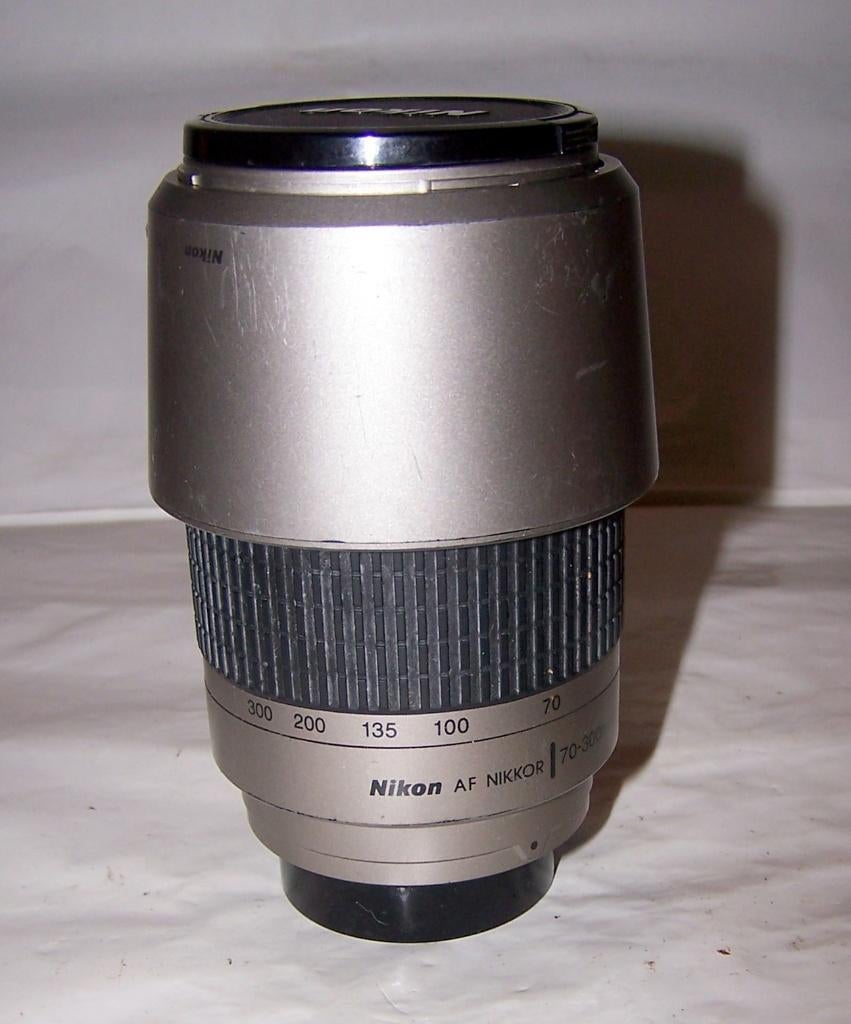 Nikon AF Nikkor 70-300mm f4-5.6 G. Met zonnekap. Izgs., Ophalen of Verzenden, Zo goed als nieuw, Telelens, Zoom