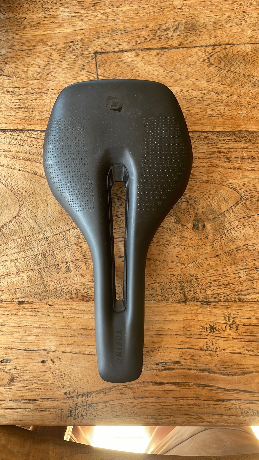 Syncross Tofino 135 mm zadel, Fietsen en Brommers, Fietsonderdelen, Ophalen of Verzenden, Zo goed als nieuw, Zadel
