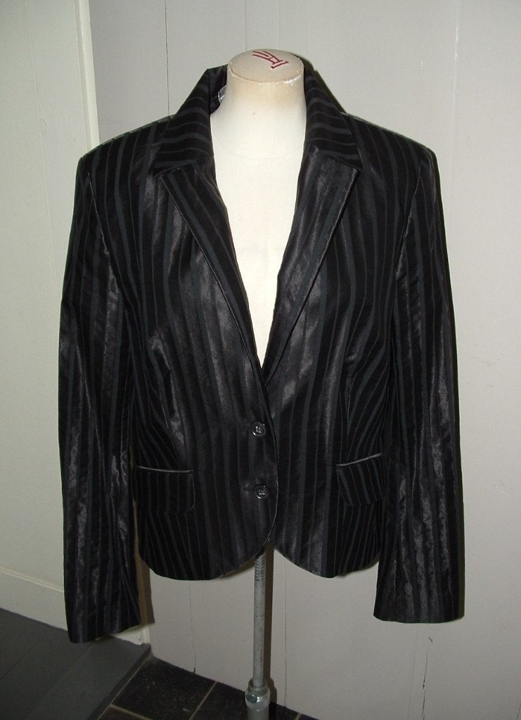 White mantelpak - rok met blazer maat 42 valt als maat 40, Maat 38/40 (M), Kostuum of Pak, Zwart, Ophalen of Verzenden