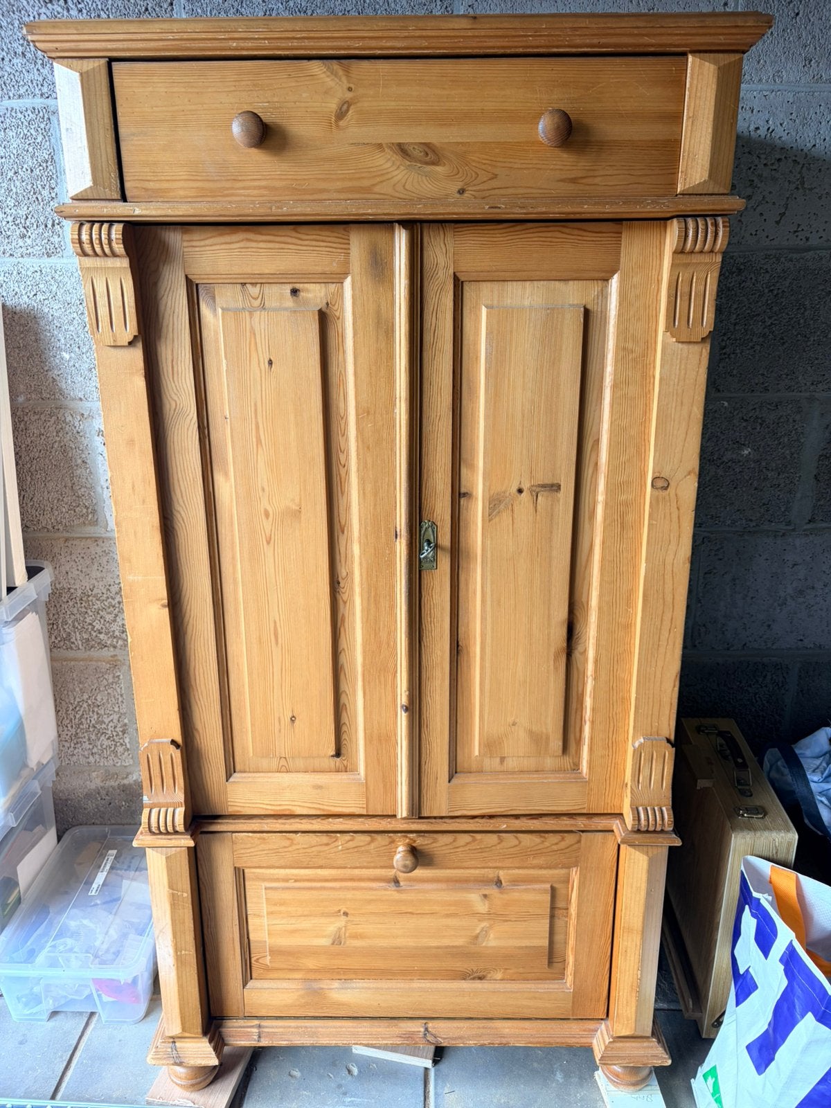 Grenen kast, Antiek en Kunst, Ophalen