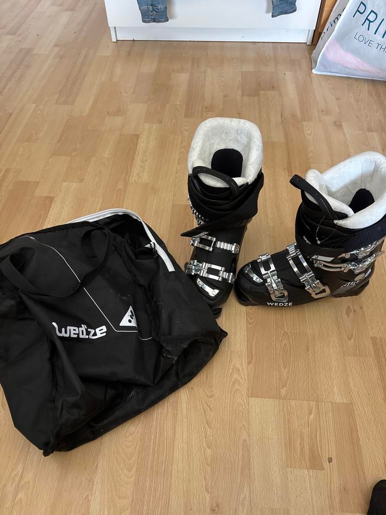 Wedze 500 Flex 70 skischoenen met tas, Overige merken, 160 tot 180 cm, Schoenen, Ophalen of Verzenden
