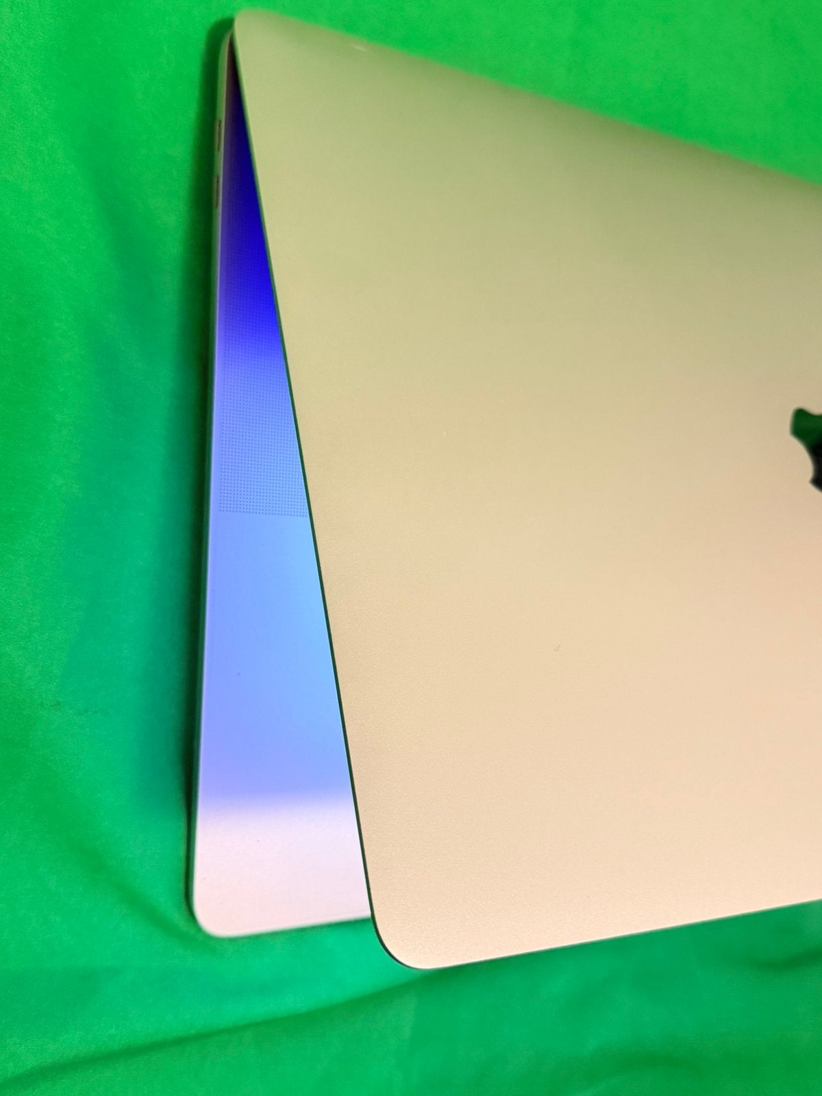 Foto 7 van Macbook pro 15 inch. 2016. I7. 16 GB. 512GB. Touchbar