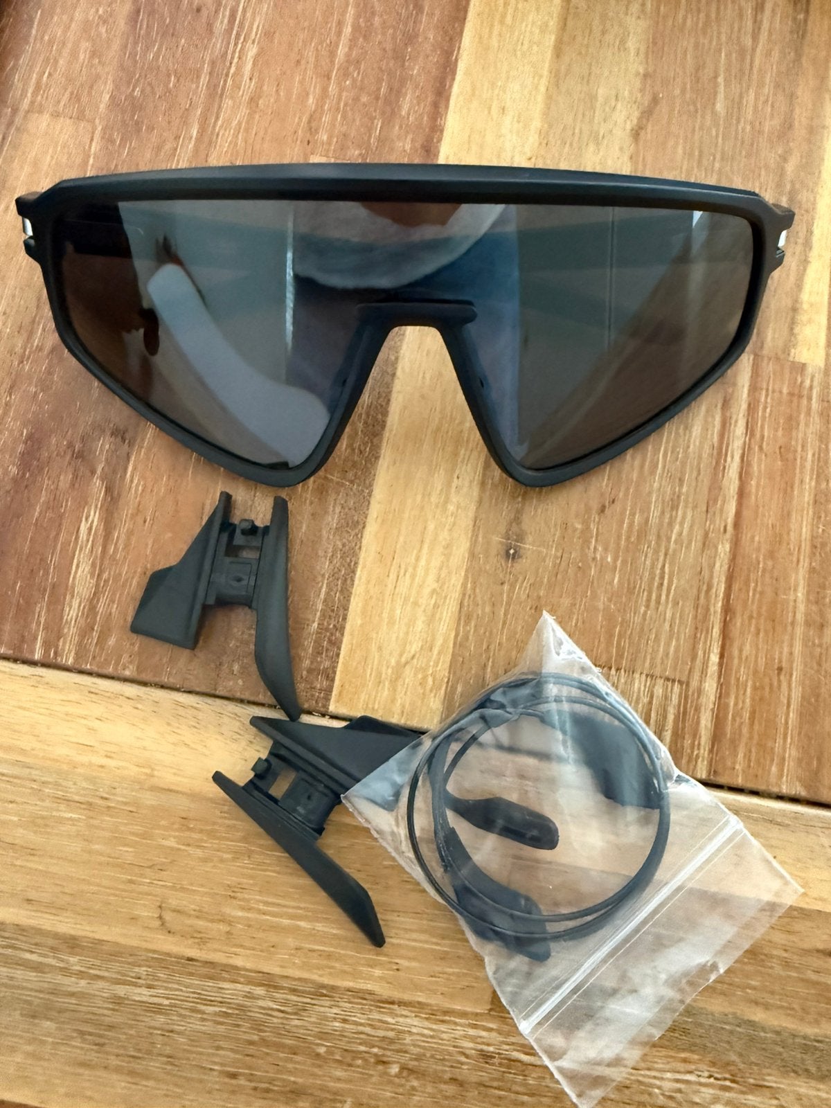 Oakley zonnebril latch panel, Ophalen, Zonnebril, Zwart, Nieuw