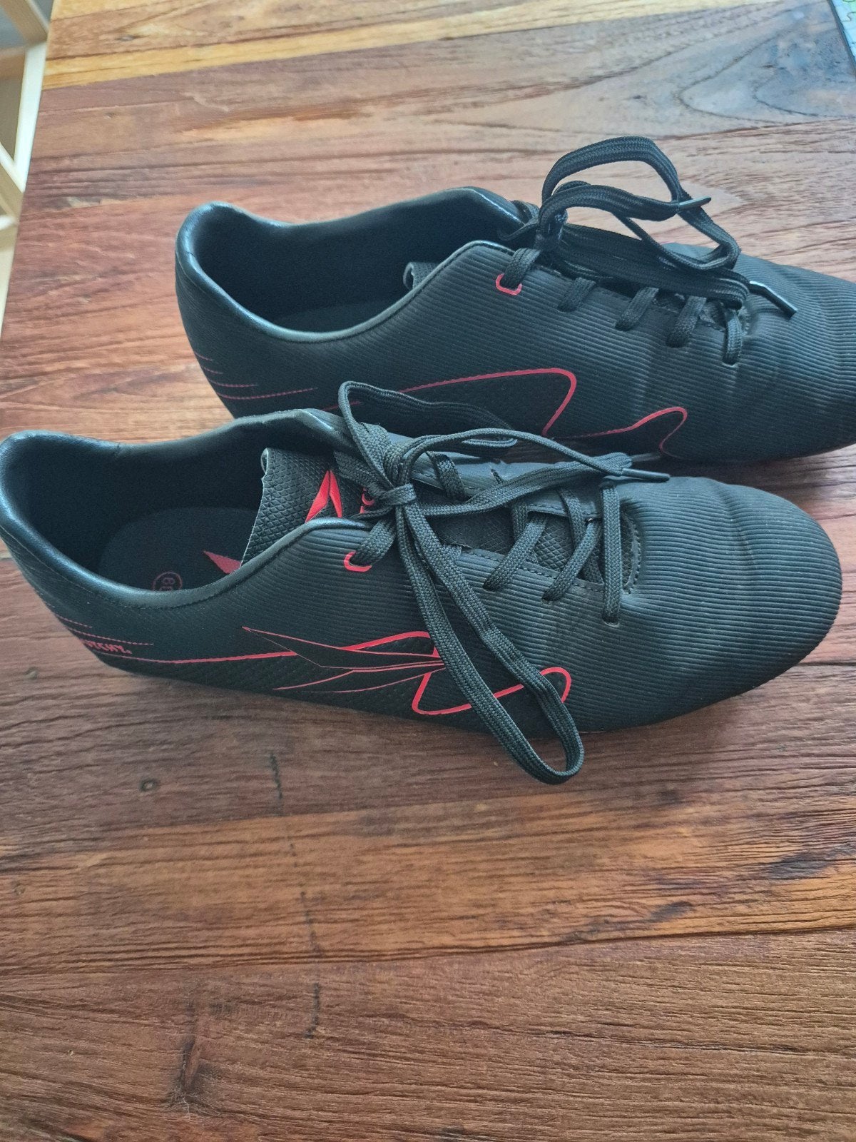 Voetbalschoenen | maat 38 | Dutchy, Maat XS of kleiner, Ophalen of Verzenden, Zo goed als nieuw, Schoenen