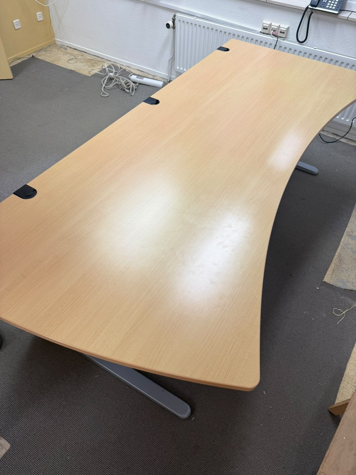 Twee bureaus hout fineer, Ophalen, Gebruikt