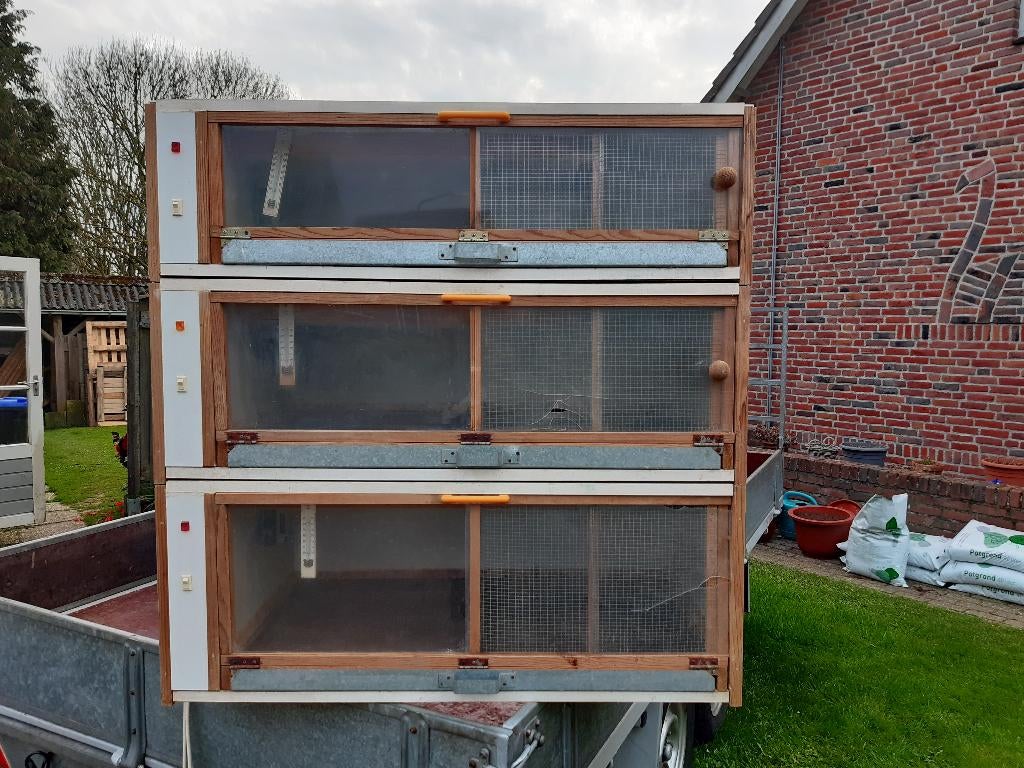 Heka opfokboxen/opfokkooien voor kuikens, Ophalen, Gebruikt, Broedmachine