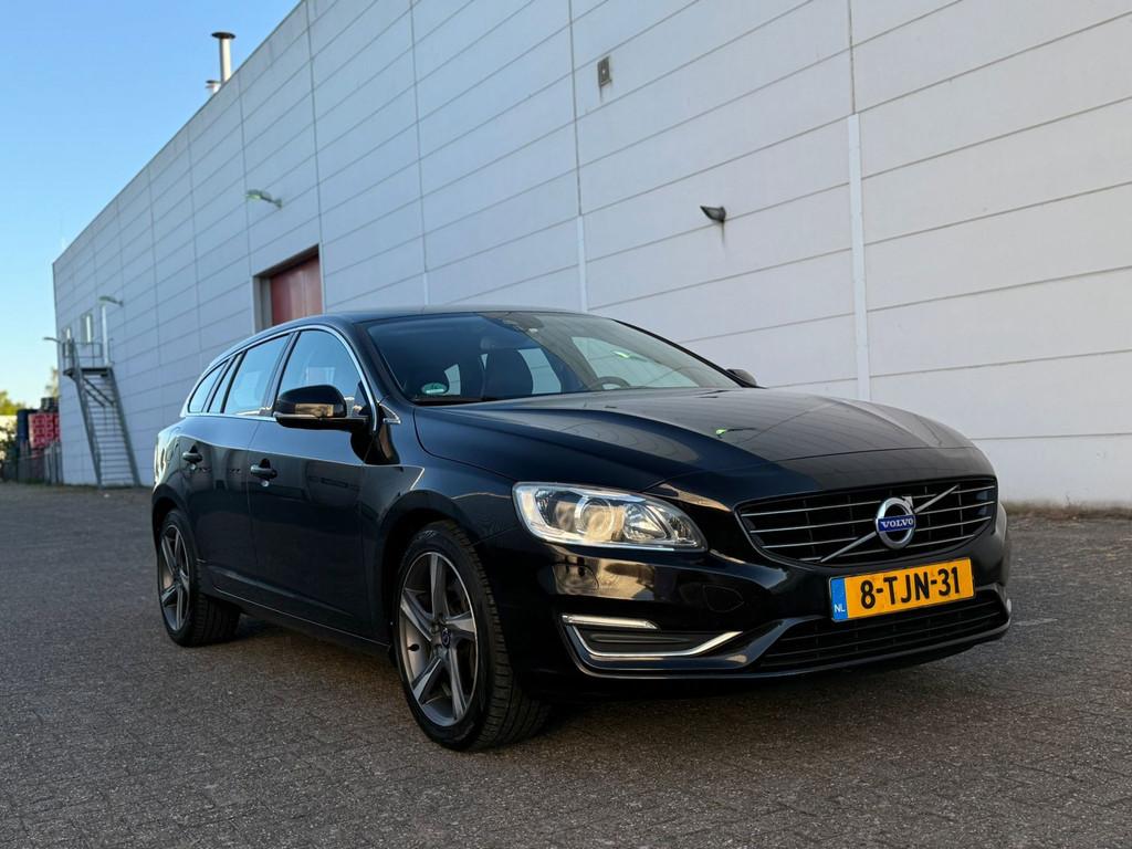 Volvo V60 2.4 D6 AWD Plug-In Hybrid Summum, Auto's, Automaat, Zwart, Vierwielaandrijving, Automatische klimaatregeling