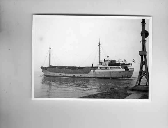 scheepvaart-foto-DELFZIJL-coeta, Verzamelen, Ophalen of Verzenden, Zo goed als nieuw, Motorboot, Boek of Tijdschrift
