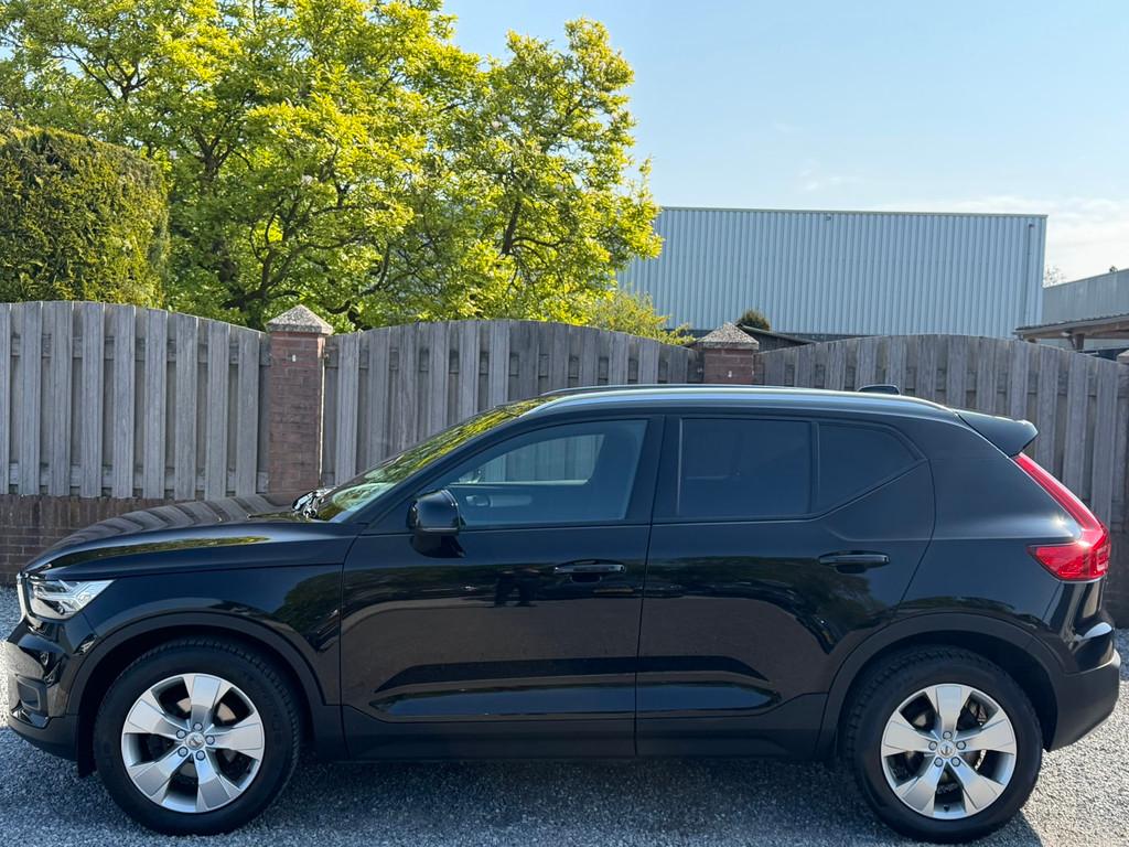 Volvo XC40 1.5 T2 Momentum STOELSTUUR VERWARMING P-CAMRA E-K, Auto's, Volvo, Stof, Gebruikt, Zwart, 129 pk