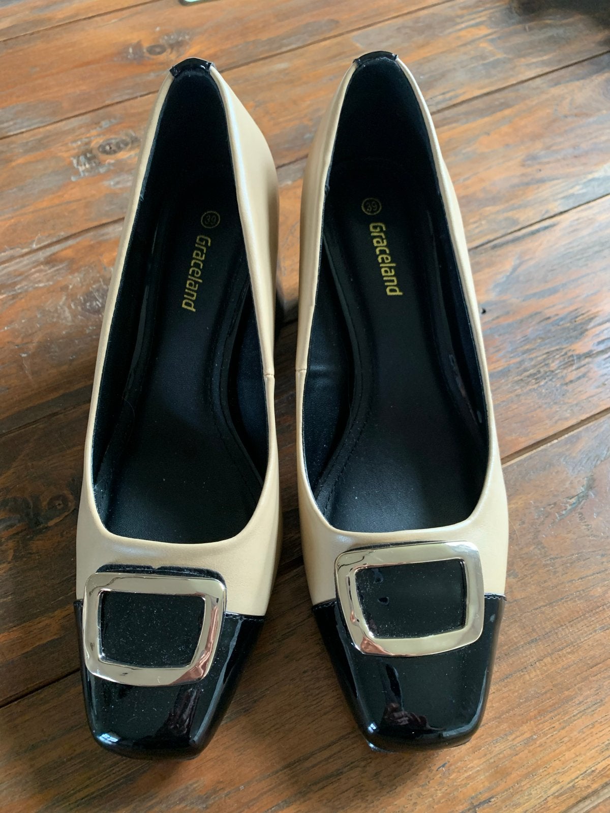 Graceland Pumps Maat 39 - Beige met Zwarte Neus, Pumps, Beige, Ophalen of Verzenden, Zo goed als nieuw