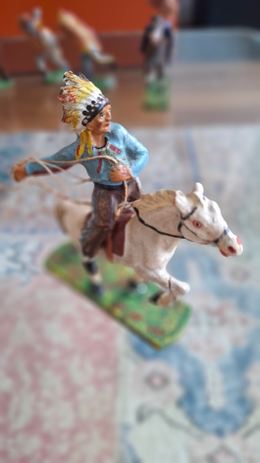 12 oude Elastolin Wildwest figuren – indianen, cowboys, Ophalen, Gebruikt, 1:50 of kleiner