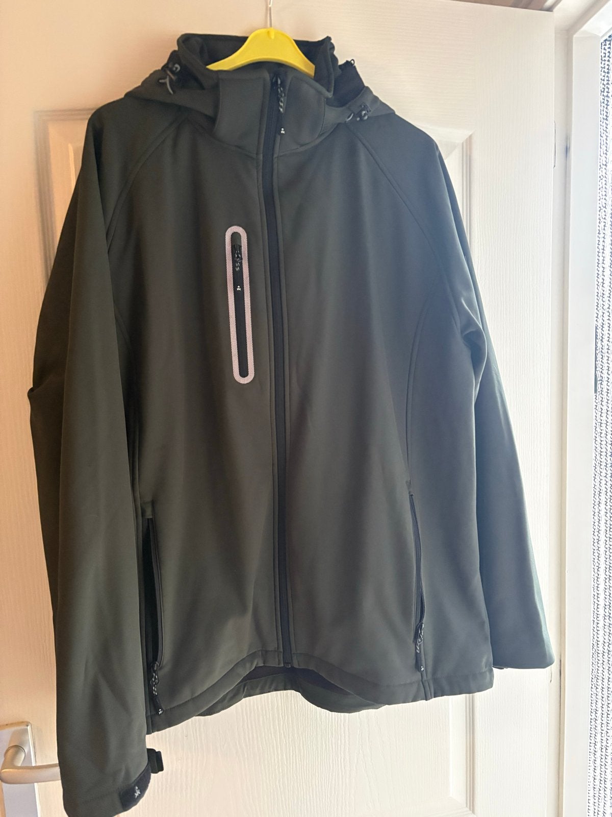 Nieuwe Kjelvik Softshell Jas - Maat 2XL, Ophalen of Verzenden, Nieuw, Overige maten, Groen