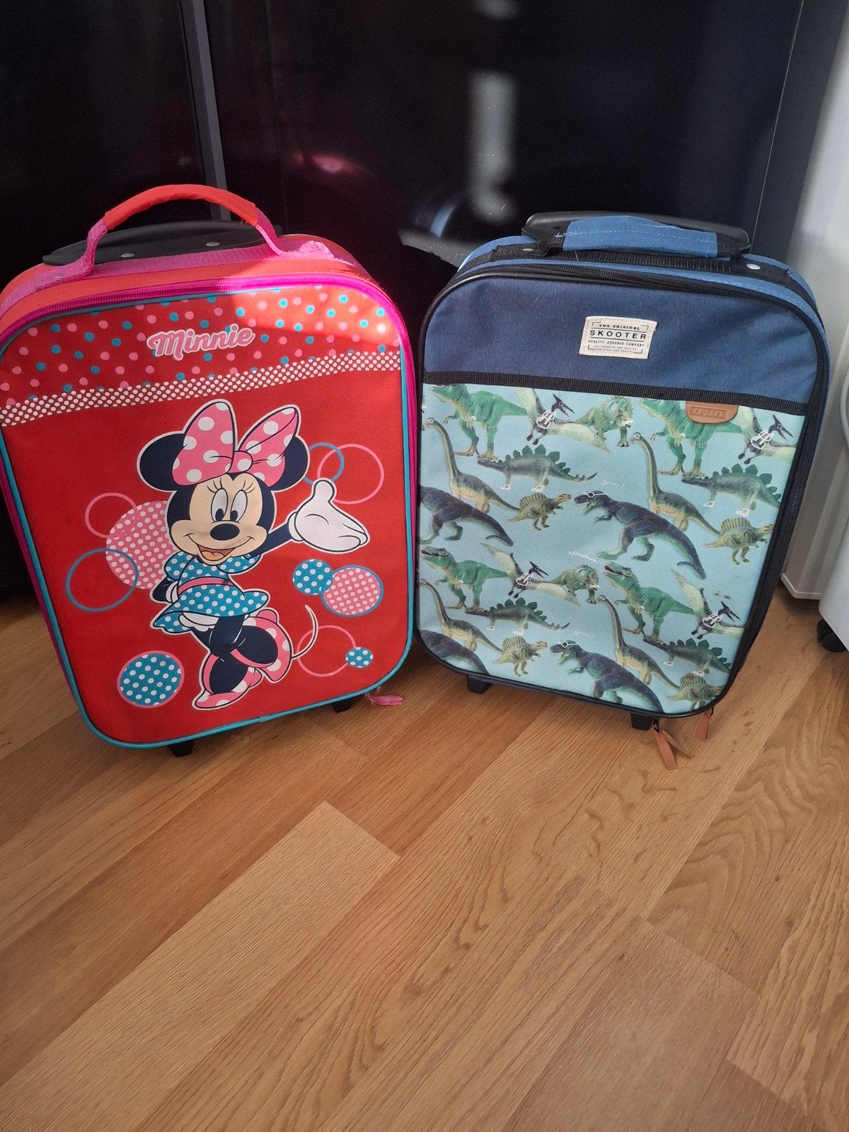 Set van 2 kinderrolkoffers: Minnie Mouse & Dinosaurus, Ophalen, Gebruikt, Minder dan 50 cm, Minder dan 35 cm