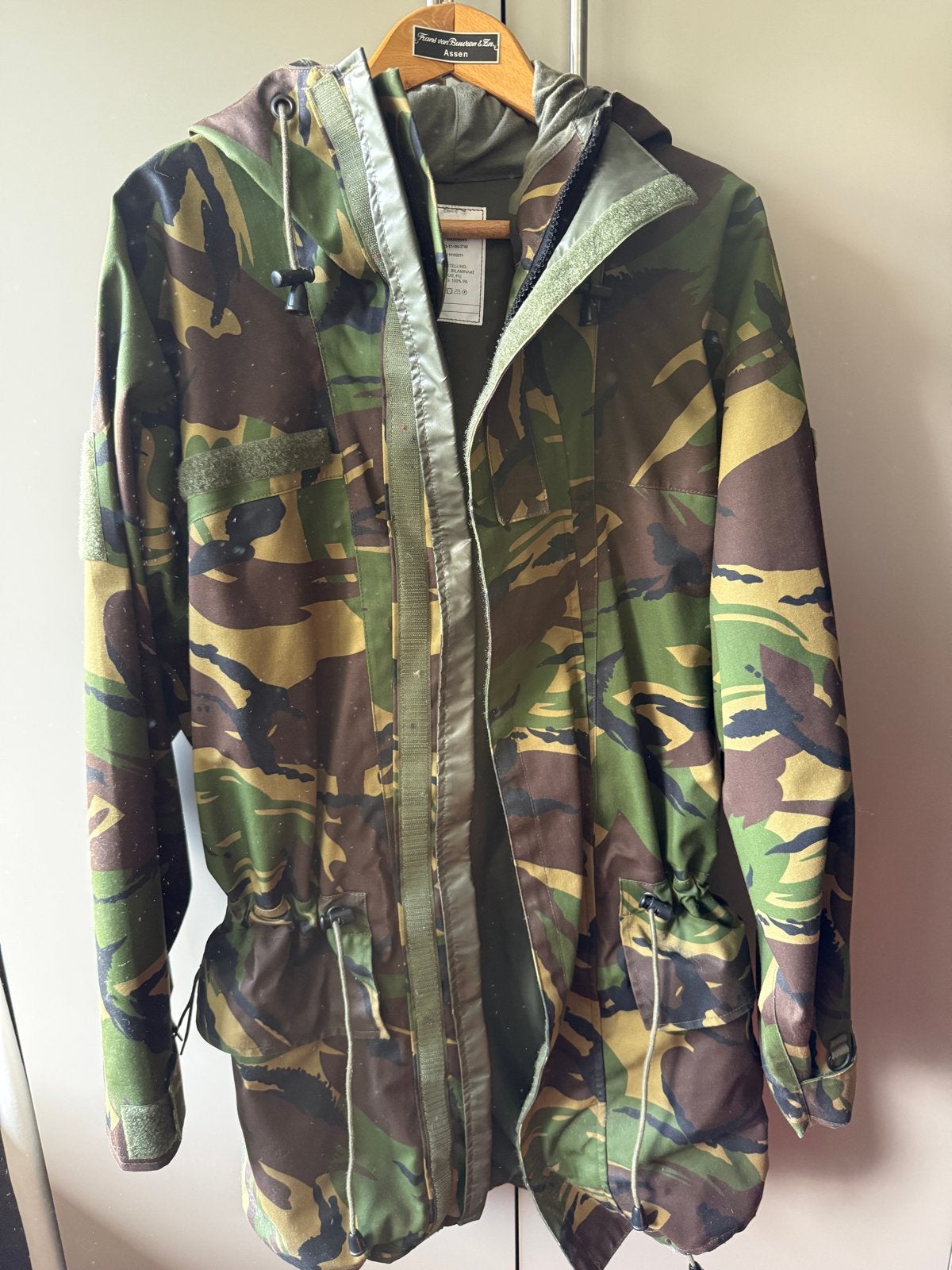 Parka en broek Defensie, Nat Weer, camouflage maat L 52/54, Staat, Maat 52/54 (L), Staat, Ophalen of Verzenden