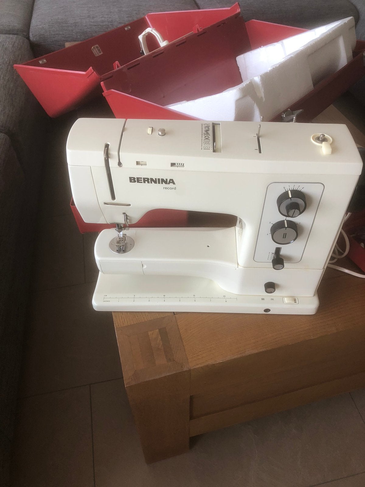 BERNIN 830 naaimachine, Ophalen, Zo goed als nieuw, Naaimachine, Bernina