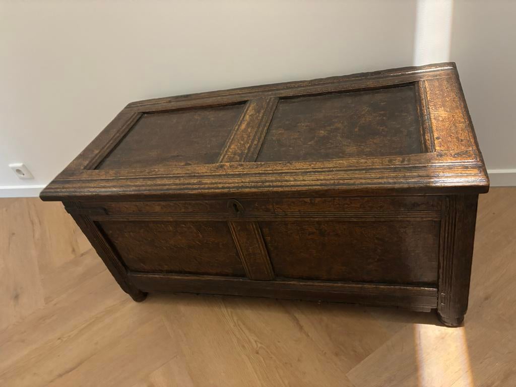 Antieke dekenkist - 17e eeuw - Eikenhout, Antiek en Kunst, Ophalen