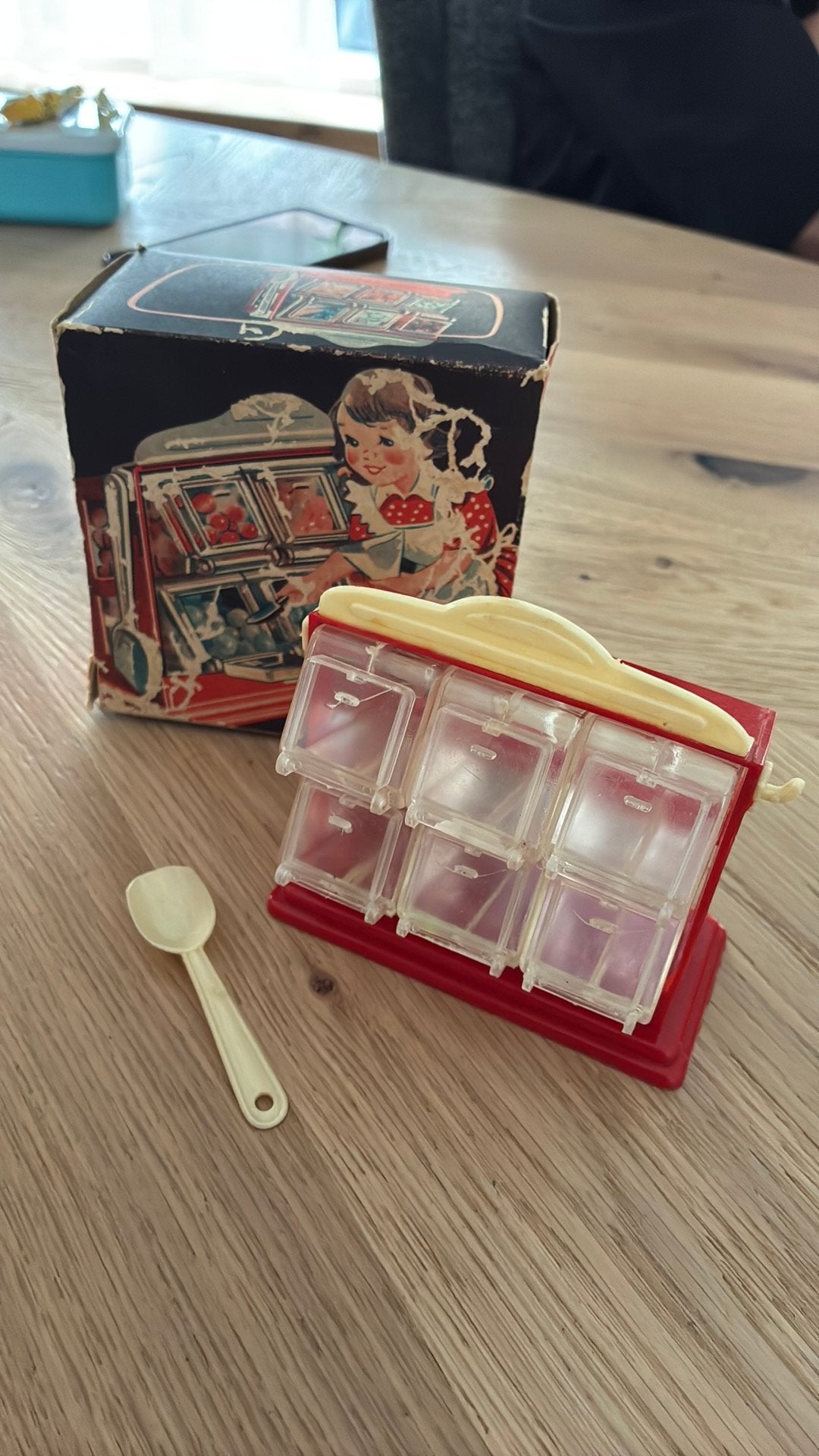Oud speelgoed poppenhuis kruidenierswinkeltje, Ophalen, Zo goed als nieuw, Poppenhuis