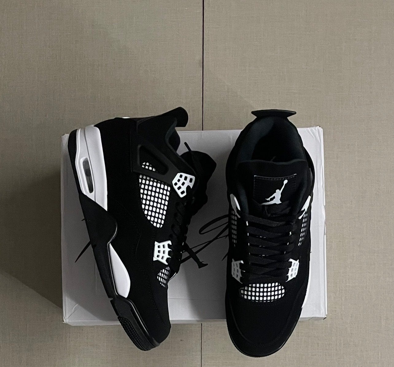 Nike Air Jordan 4 White thunder - Maat 43, Ophalen of Verzenden, Nieuw, Zwart, Sneakers of Gympen