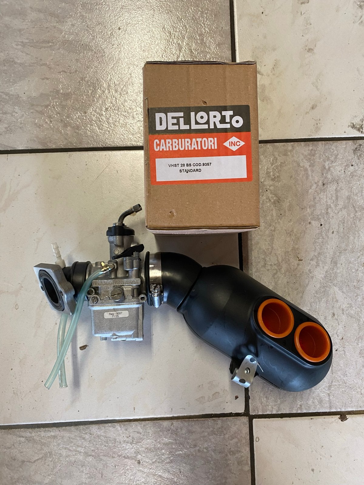 Dell'Orto VHST 28  met spruitstuk en luchtfilter, Ophalen, Zo goed als nieuw, Carburateur
