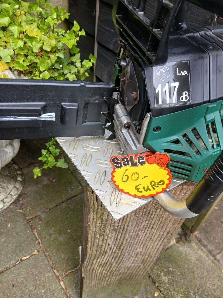 Kettingzaag op benzine, Ophalen