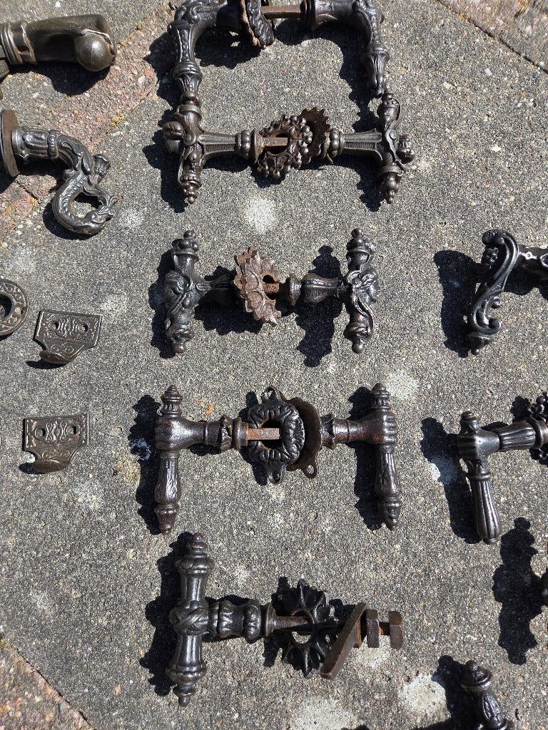 Antieke deurklinken van gietijzer, Antiek en Kunst, Ophalen of Verzenden