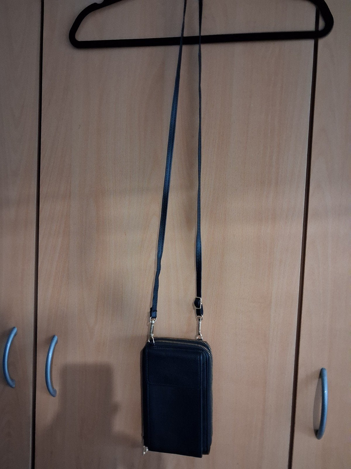 Zwarte Telefoontasje / Portemonnee met Schouderband, Overige merken, Zwart, Nieuw, Ophalen of Verzenden