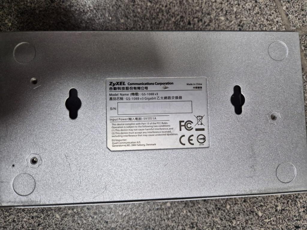 Zyxel GS-108B v3 8-poorts Gigabit Ethernet Switch, Computers en Software, Netwerk switches, Ophalen of Verzenden, Gebruikt