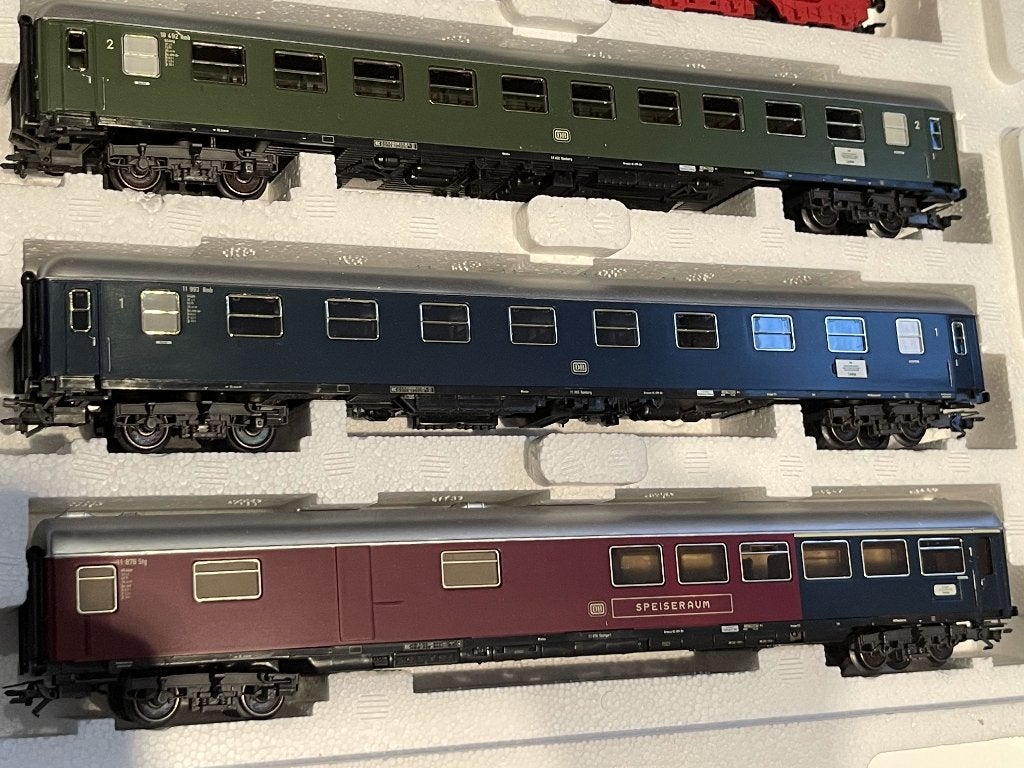 Märklin personenrijtuigen restauratiewagen A4üe B4üe Arüm, Wisselstroom, Wagon, Ophalen of Verzenden, Zo goed als nieuw