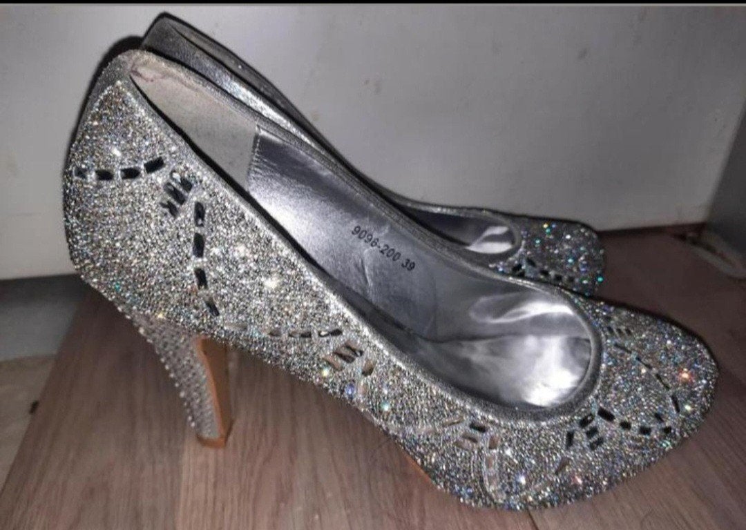 TK z.g.a.n. prachtige feestschoenen, Pumps, Overige kleuren, Ophalen of Verzenden, Zo goed als nieuw