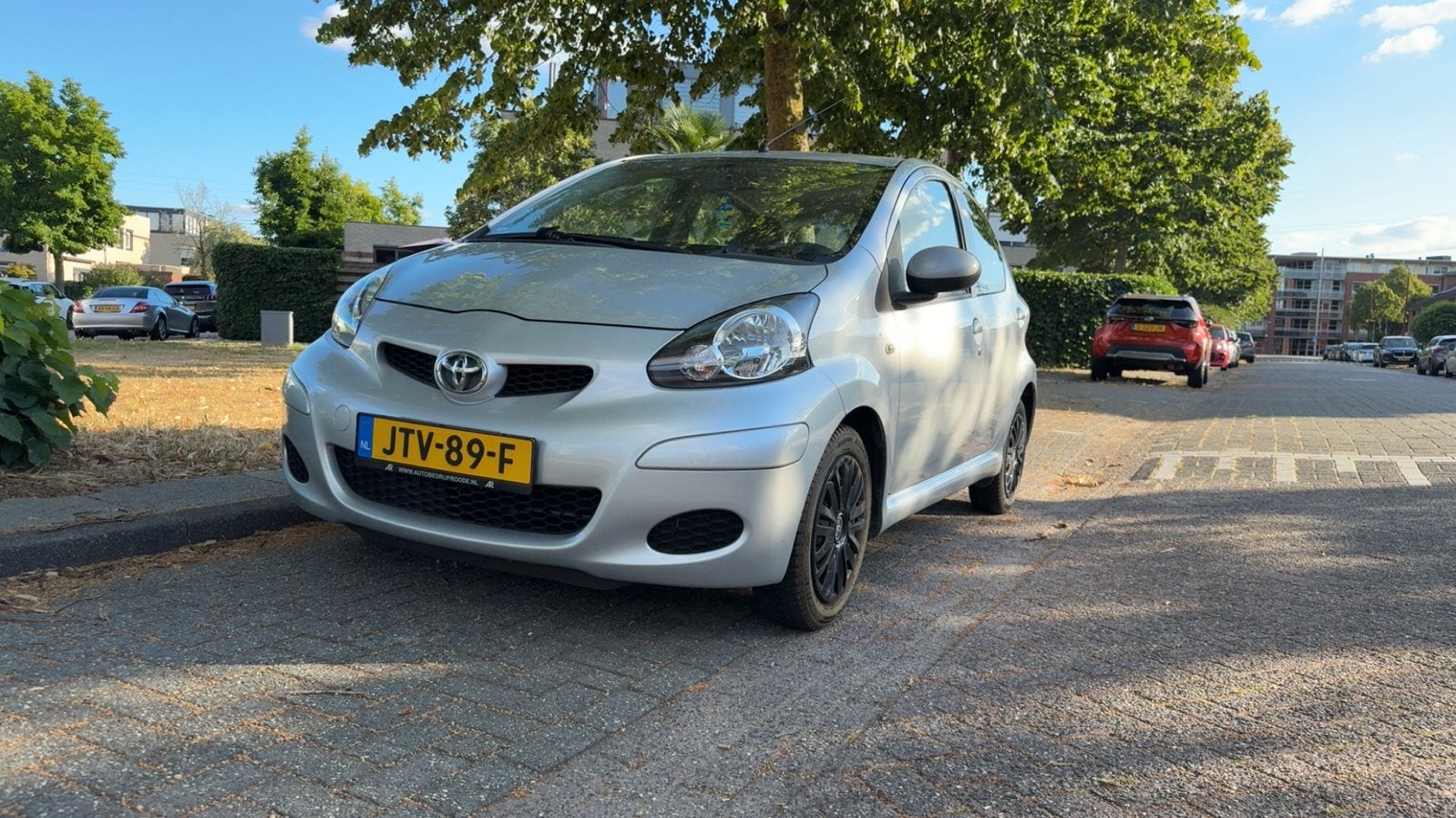Toyota Aygo 1.0 12V Vvt-i 5DRS 2010 Grijs, Auto's, Toyota, Voorwielaandrijving, 4 stoelen, 68 pk, Handgeschakeld
