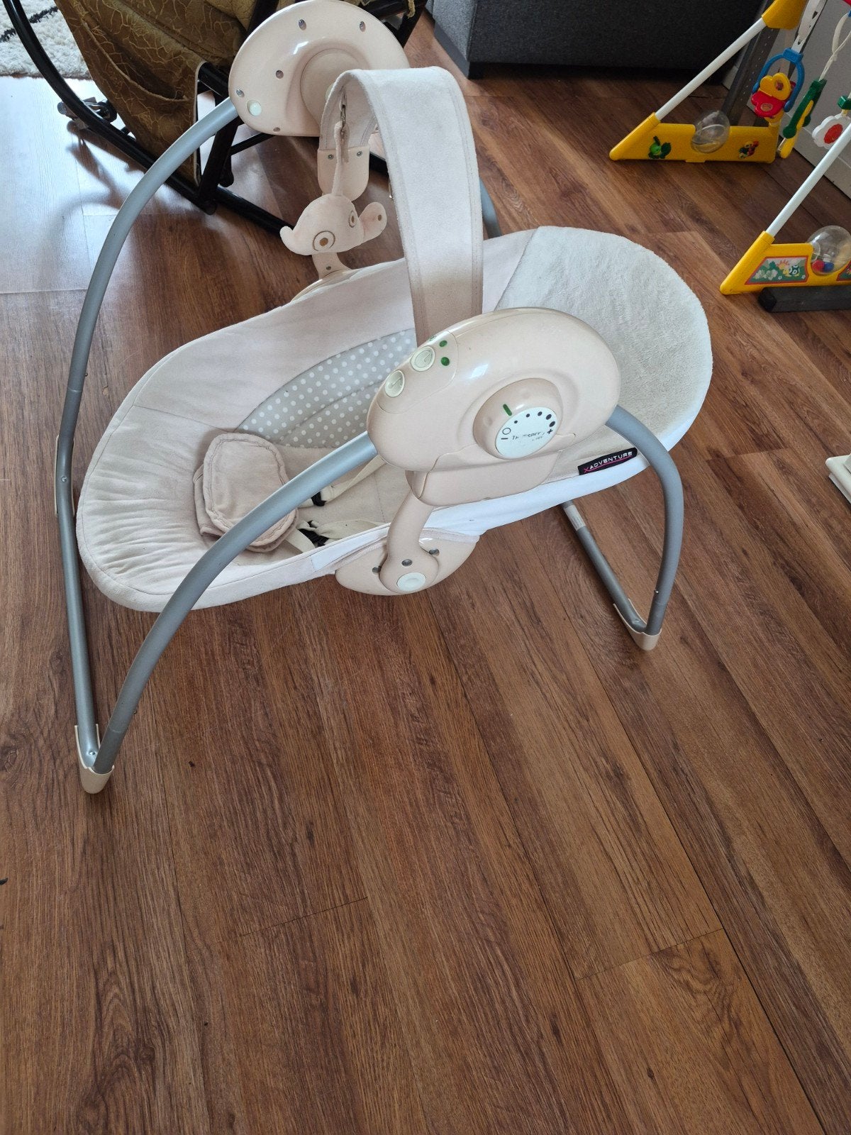 Comfortabele baby schommelstoel met muziek en trilfunctie, Ophalen, Schommelstoel, Prenatal, Met gordel(s) of riempje(s)