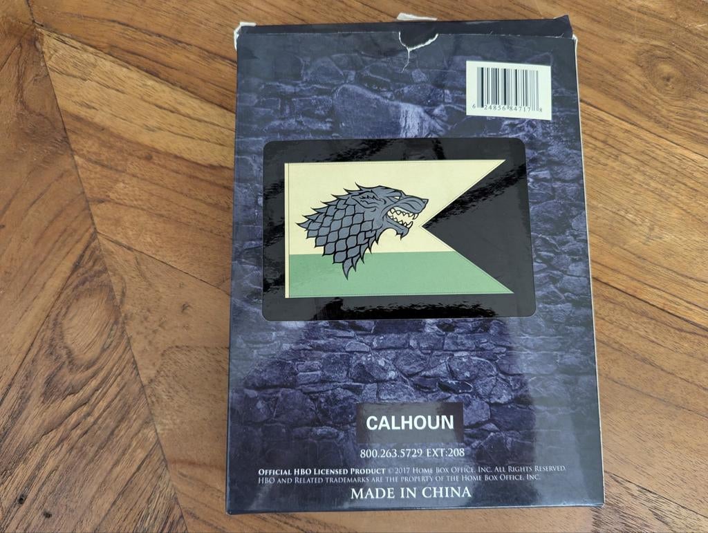 Game of Thrones Stark Vlag - Nieuw in verpakking, Verzamelen, Ophalen of Verzenden, Nieuw, Film, Overige typen