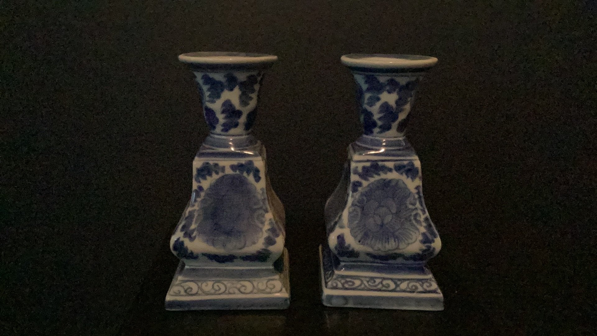 2 Porseleinen Kaarsenhouders met Bloemdecor - 14x7 cm, Ophalen of Verzenden, Keramiek of Aardewerk