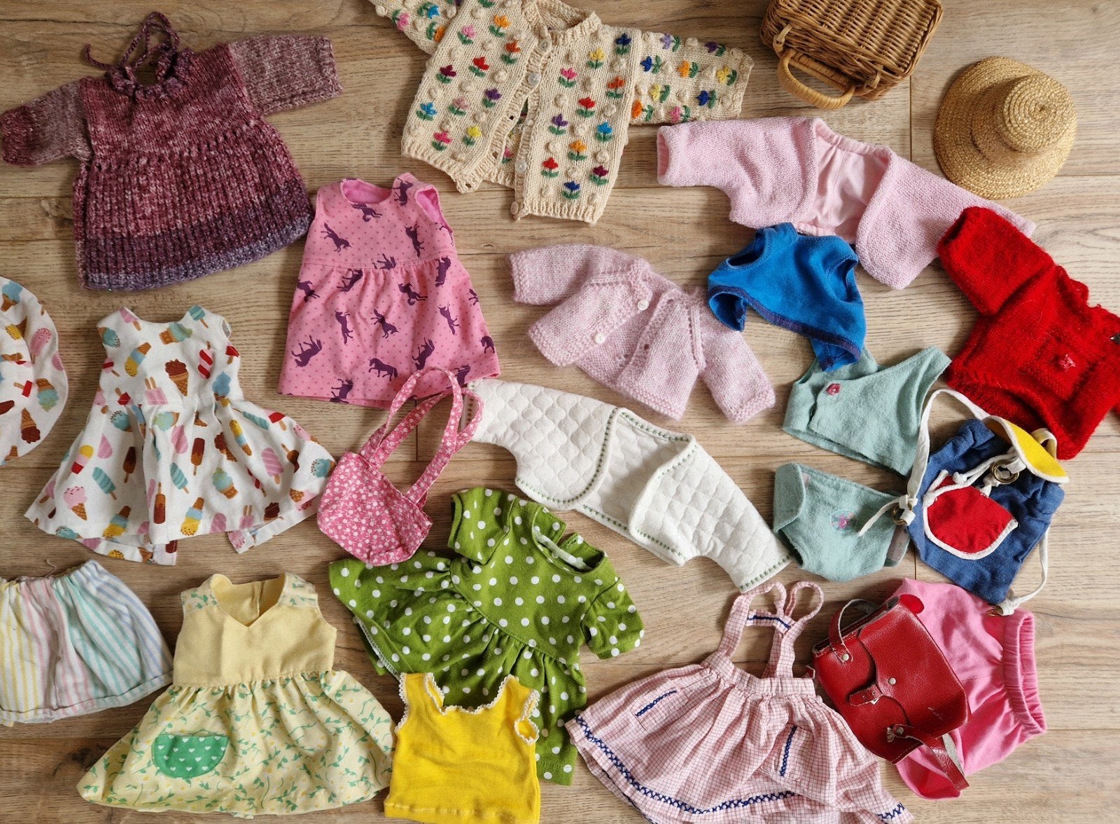 grote set antroposofische handgemaakte poppenkleertjes, Kinderen en Baby's, Speelgoed | Poppen, Ophalen of Verzenden, Babypop