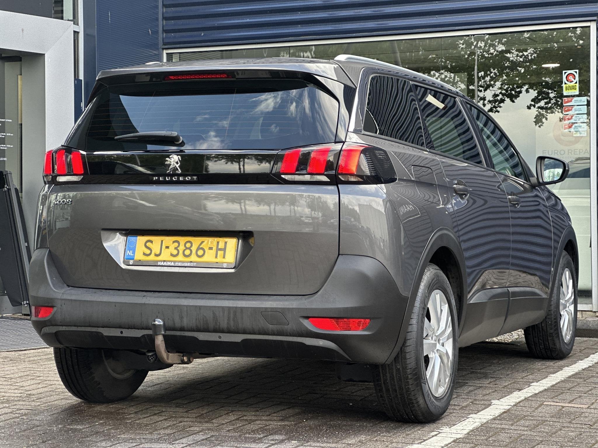 Peugeot 5008 1.2 PureTech Blue Lease Executive | Trekhaak |, Auto's, Peugeot, Voorwielaandrijving, Parkeersensor, Stof, Gebruikt