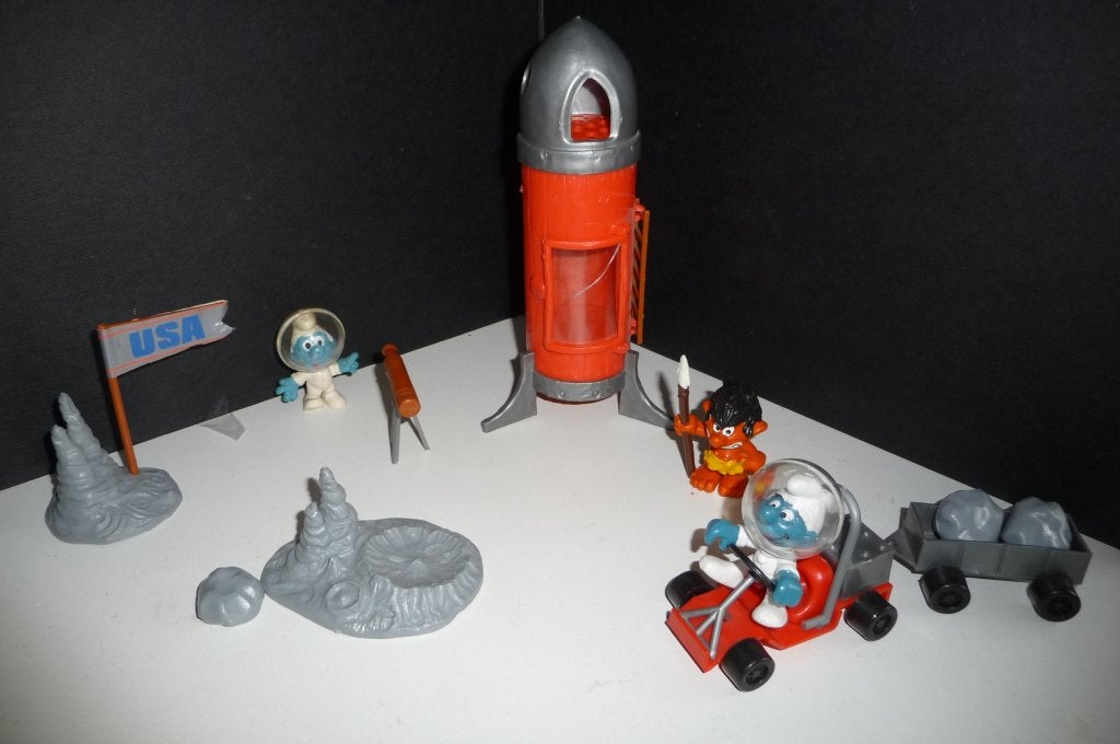 RUIMTESMURF MET RAKET EN VOERTUIG 1984, ZEER KOMPLETE SET, Verzenden, Zo goed als nieuw, Verschillende Smurfen, Huisje of Attribuut