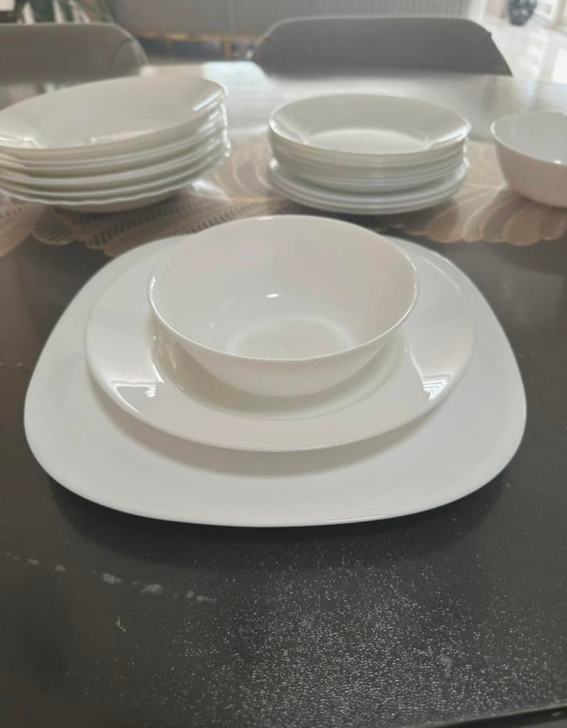 Tijdloos Elegant Wit Servies Set - Strak Design, Keramiek, Ophalen of Verzenden, Zo goed als nieuw, Effen