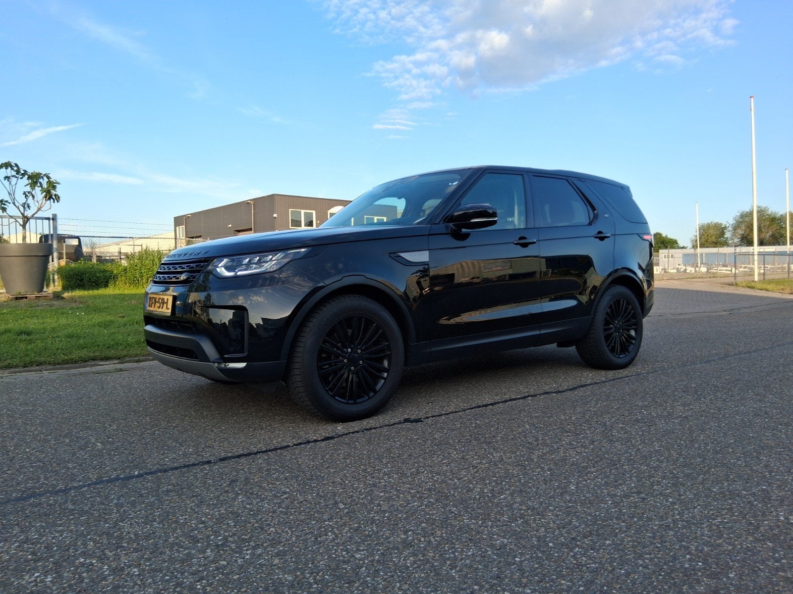 Land Rover Discovery 2.0 SD4 240pk Aut 7 pl. 2017 Zwart, Auto's, Automaat, Euro 6, 4 cilinders, Zwart