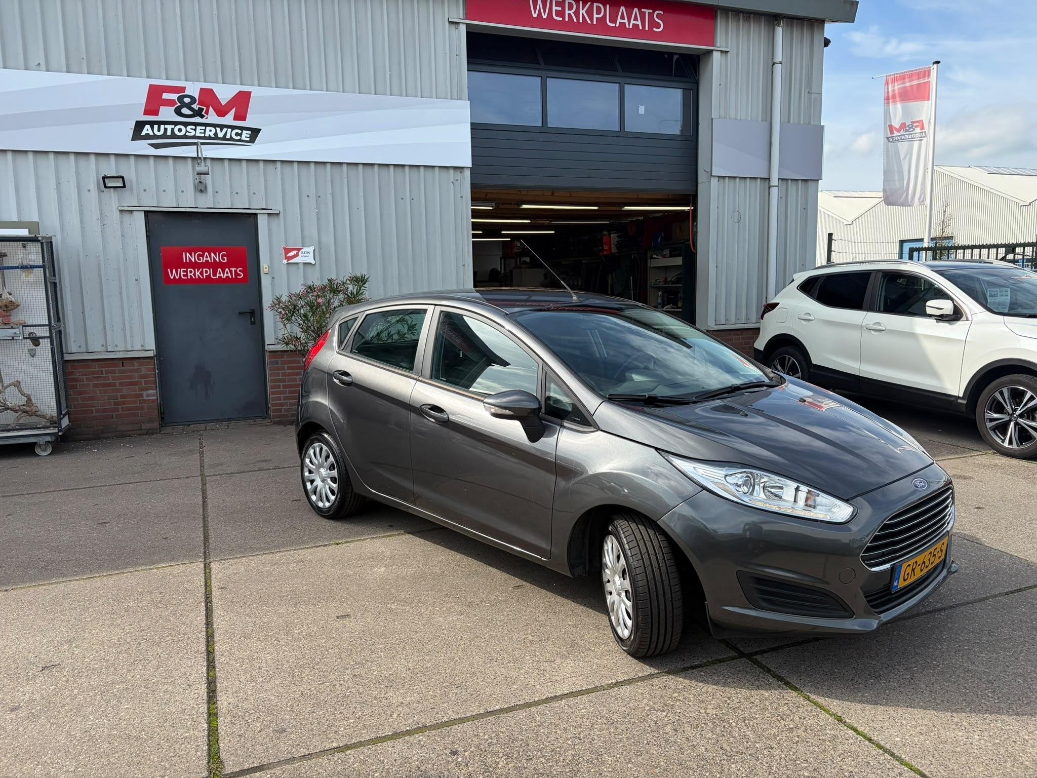 Ford Fiesta 1.0 Style Airco, cruise, navi, pdc achter dealer, Auto's, Voorwielaandrijving, Stof, Euro 6, 525 kg
