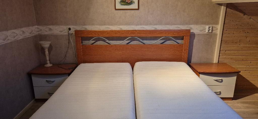 Kingston bed met elektrisch onderstel, Ophalen, Gebruikt, Bruin, Tweepersoons